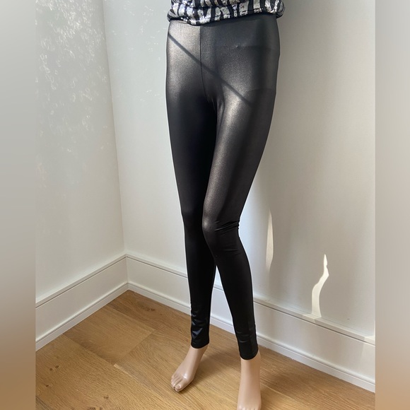 Shiny black leggings - Picture 3 of 7